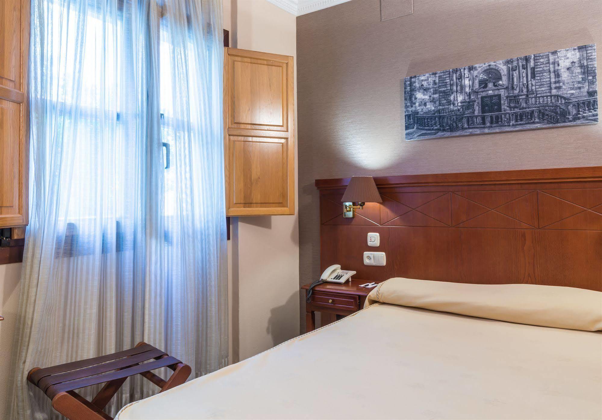 Hotel Herradura Сантьяго-де-Компостела Екстер'єр фото